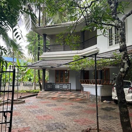 H Villa Nilambur Экстерьер фото